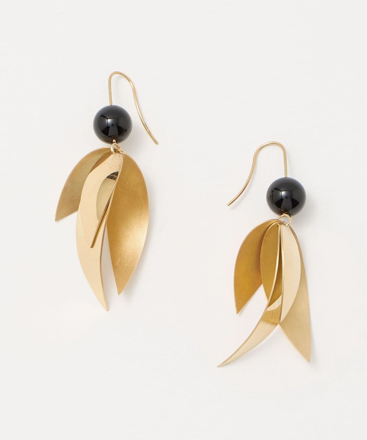 PREEK＞YU―KIN STONE LEAF PLATE EARRINGS/ピアス