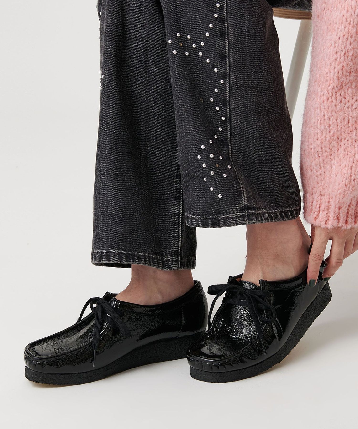 国内EXCLUSIVE】＜Clarks Originals＞エナメル ワラビーブーツ