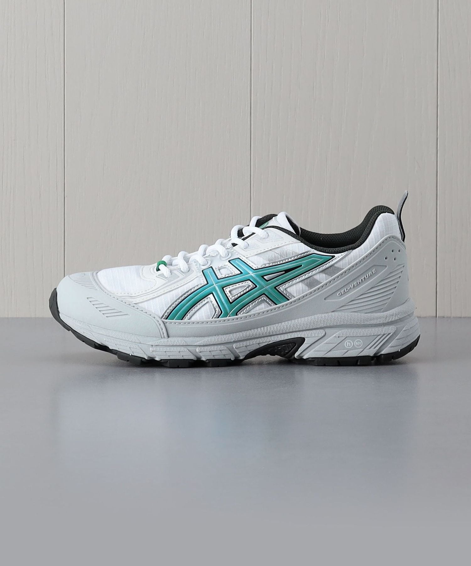 asics × HIDDEN＞ GEL―VENTURE 6 SHIELD/スニーカー