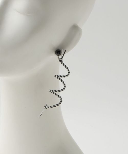 TOGA TOO＞MOTIF PIERCED EARRINGS/ピアス