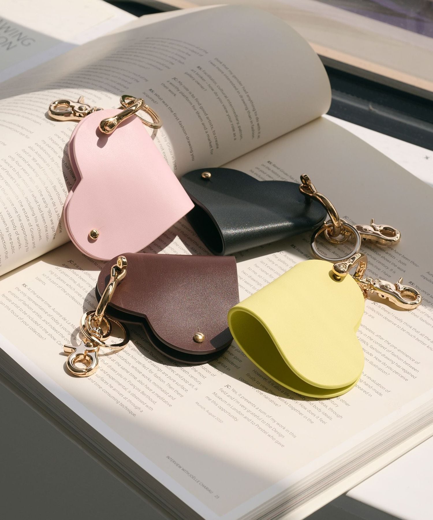 未使用✨希少 箱付 グッチ ダブルハート ゴールド×シルバー キーリング 楽天市場】GUCCI グッチ ロゴ刻印キーリング鍵チャーム シルバー