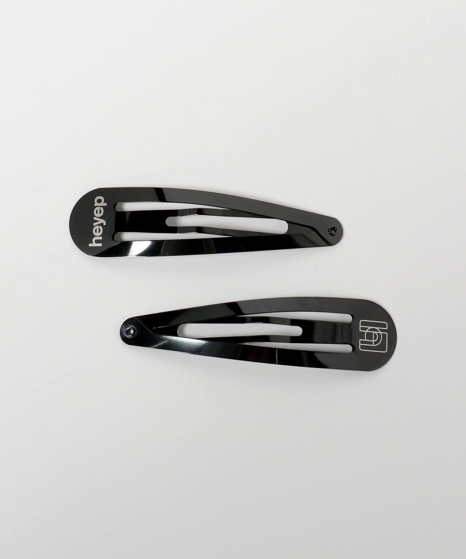 heyep　BLACK ヘアピン 2個セット heyep(ヘイップ)｜Faux Leather Hair Clips(2P Set)/ブラック の