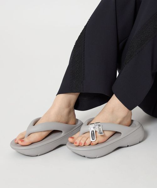 国内EXCLUSIVE】＜TAW&TOE＞ZEROVITY PLUMPY グレー/サンダル