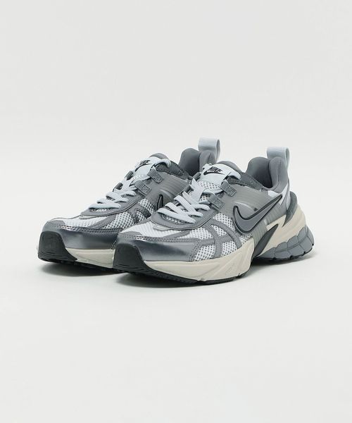 NIKE＞ウィメンズ V2K RUN グレー/スニーカー