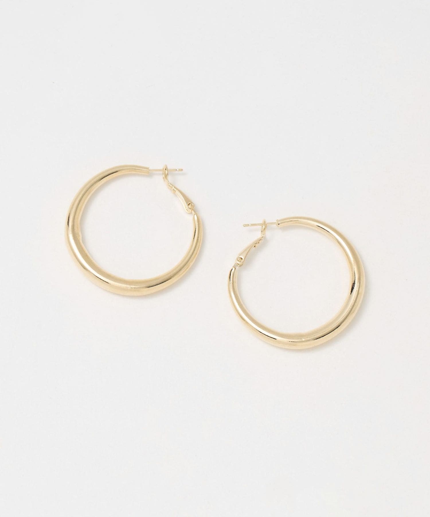 ボリューム ライン フープピアス