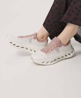 On/＜On＞クラウドティルト スニーカー/スニーカー / スリッポン