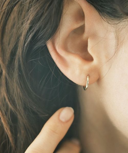 TEN./【別注】＜TEN.＞スラップ ピアス/ゴールドカラー/ピアス（両耳用）