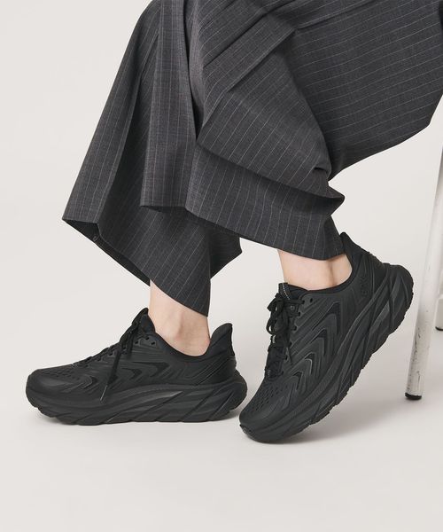 HOKA/＜HOKA＞ウィメンズ クリフトン UTL スニーカー/スニーカー / スリッポン
