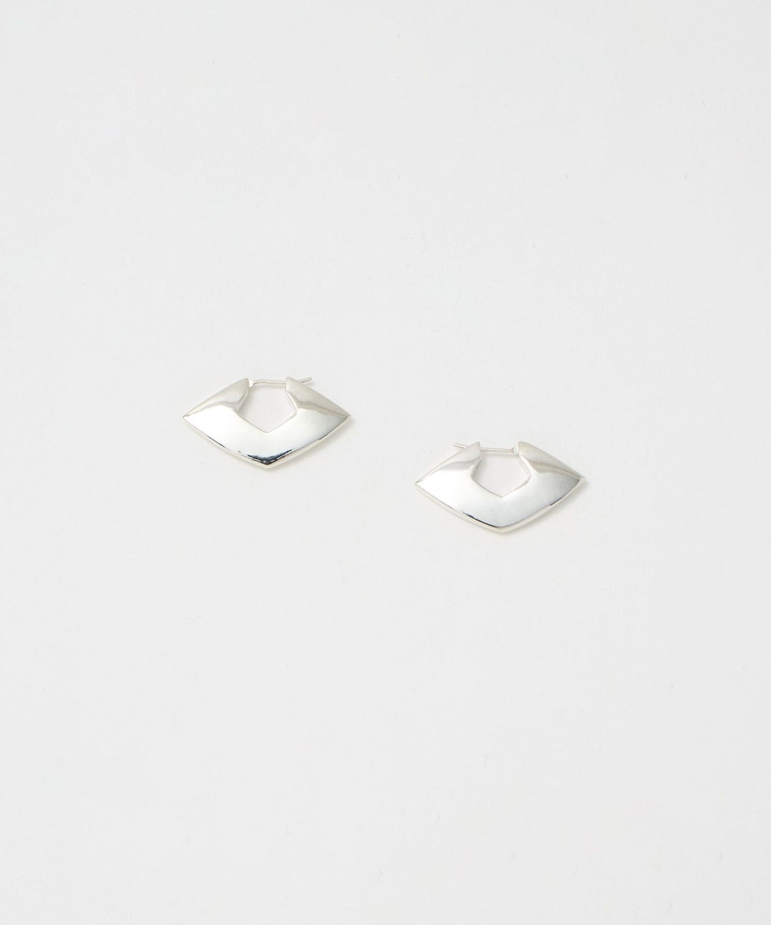 PREEK＞DIA―SHAPED EARRINGS/ピアス