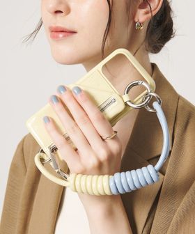 ajew/＜ajew＞パテント コイル ストラップ/モバイルアクセサリー