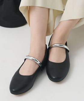 MOHI/【別注】＜MOHI...＞メタルバーベルト フラットシューズ/フラットシューズ