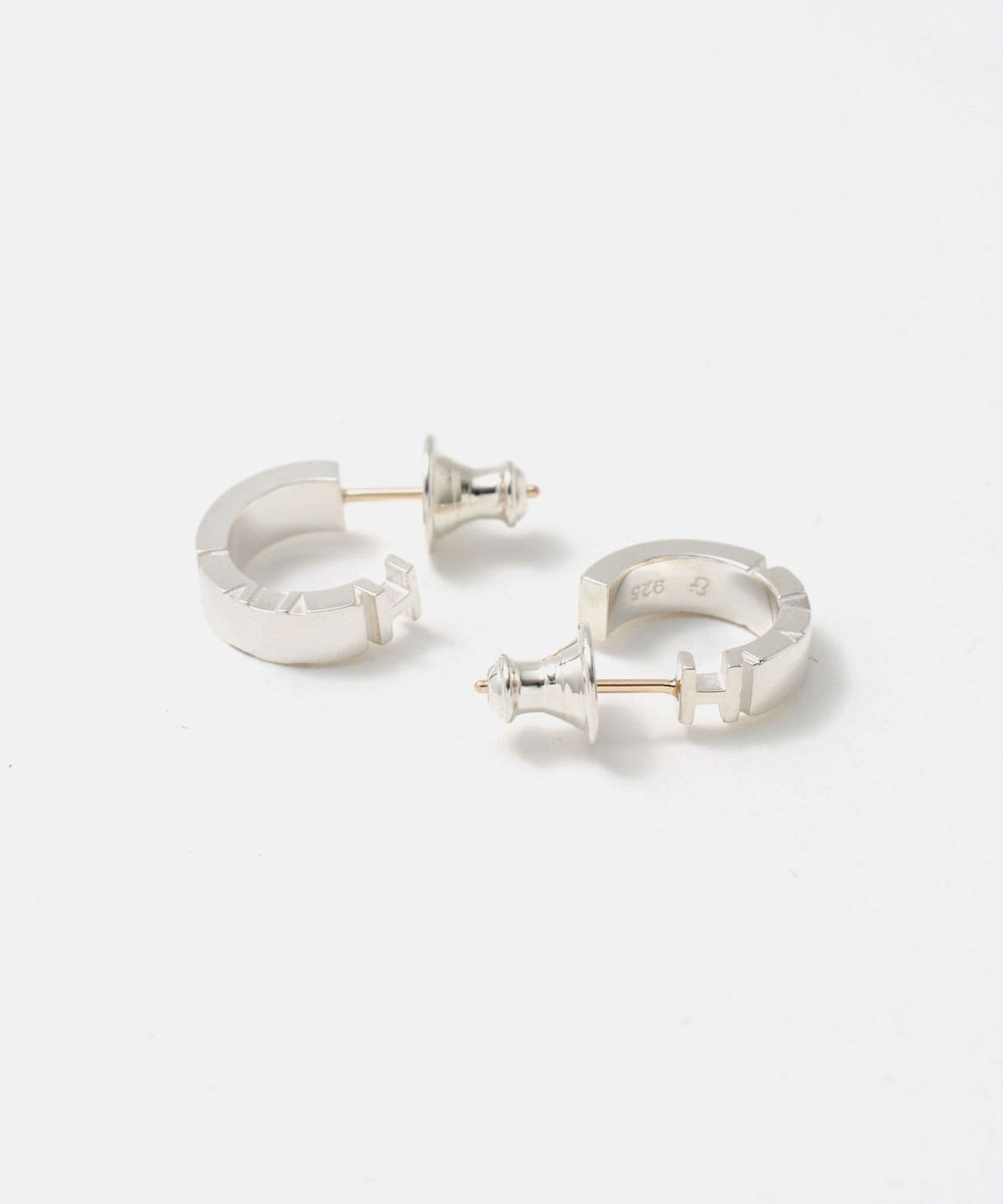 h'eres × H＞LOGO HOOP PIERCE SV/ピアス