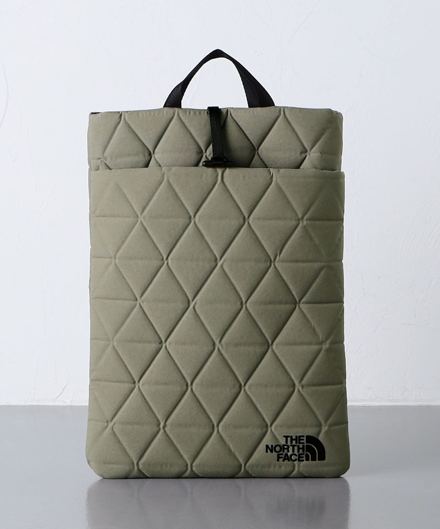 THE NORTH FACE＞ジオフェイス PCスリーブ15インチ