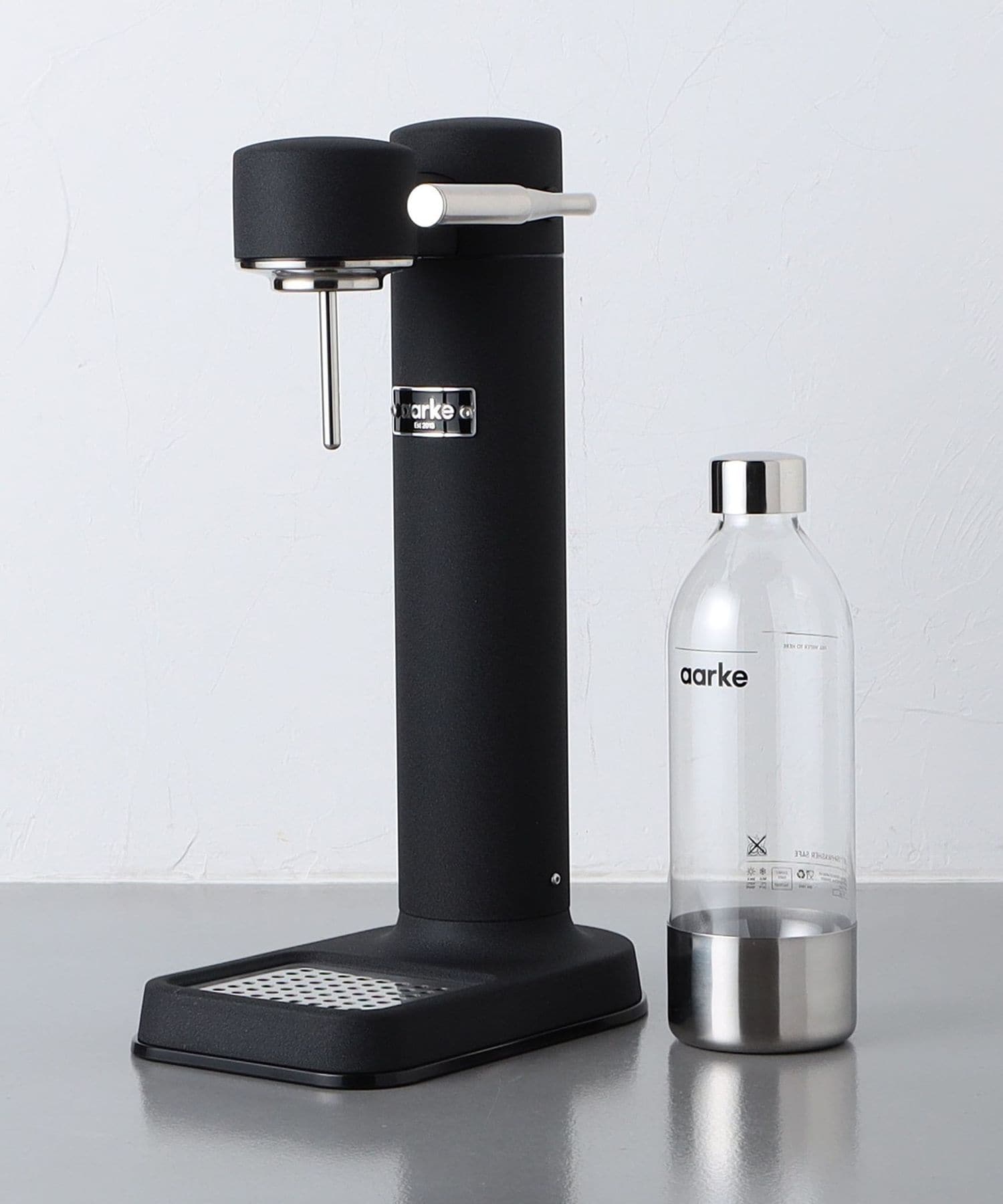 中古美品 アールケ カーボネーター3 大人気 aarke CarbonatorⅢ