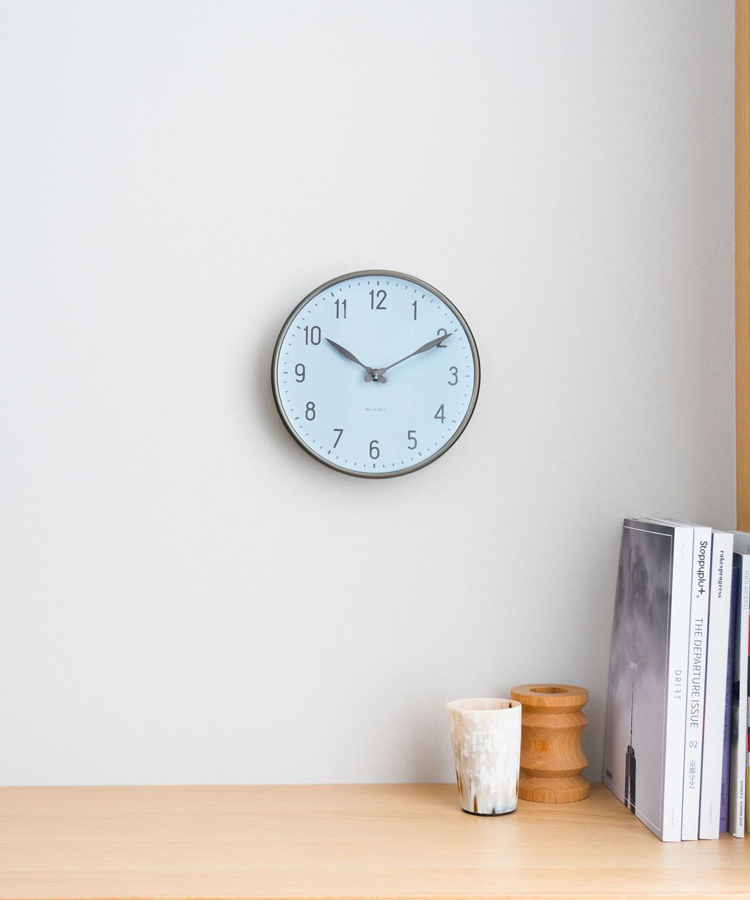 Arne Jacobsen＞WALL CLOCK STATION ROYAL BLUE 210