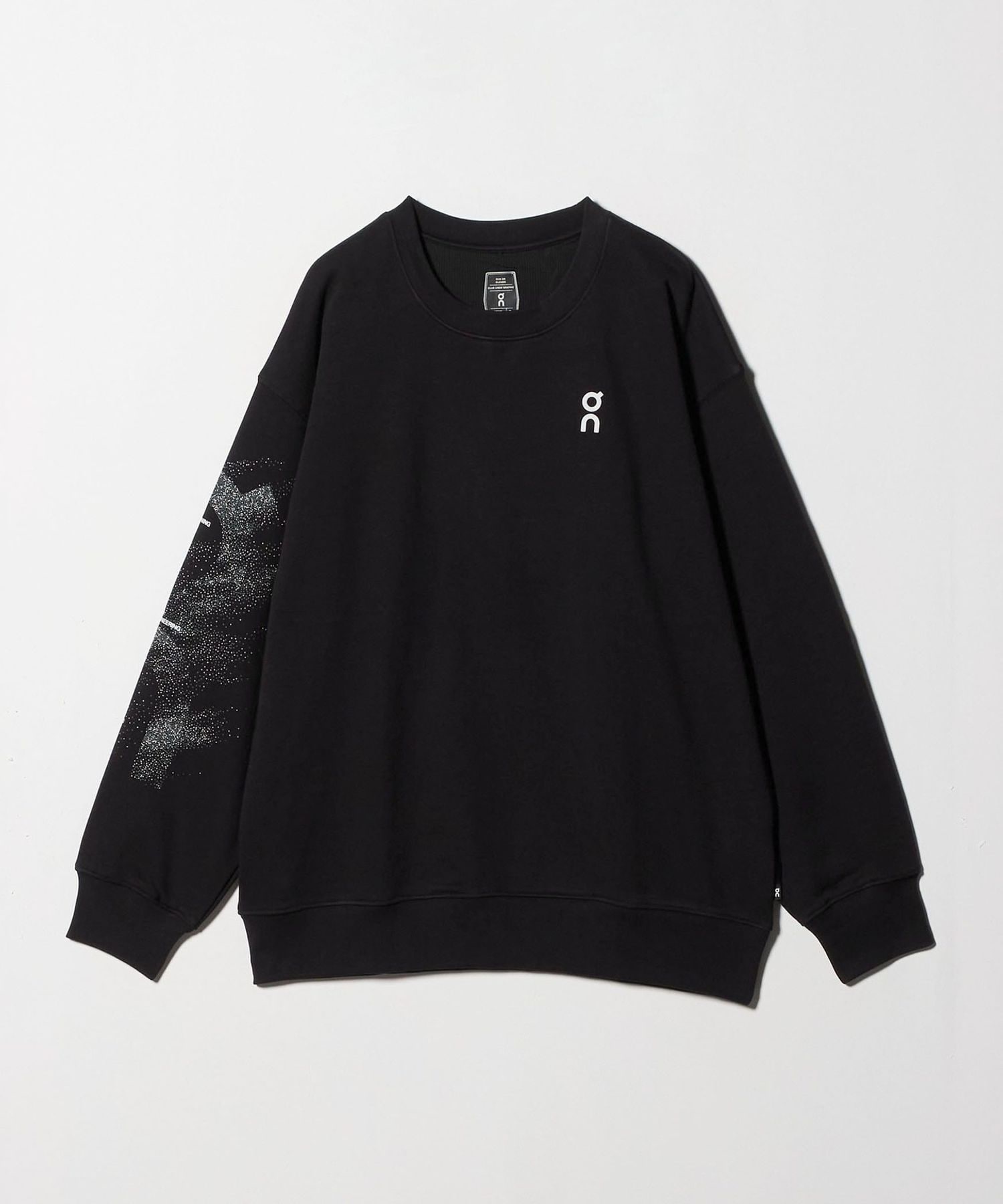 On＞クラブ クルー グラフィック Tシャツ