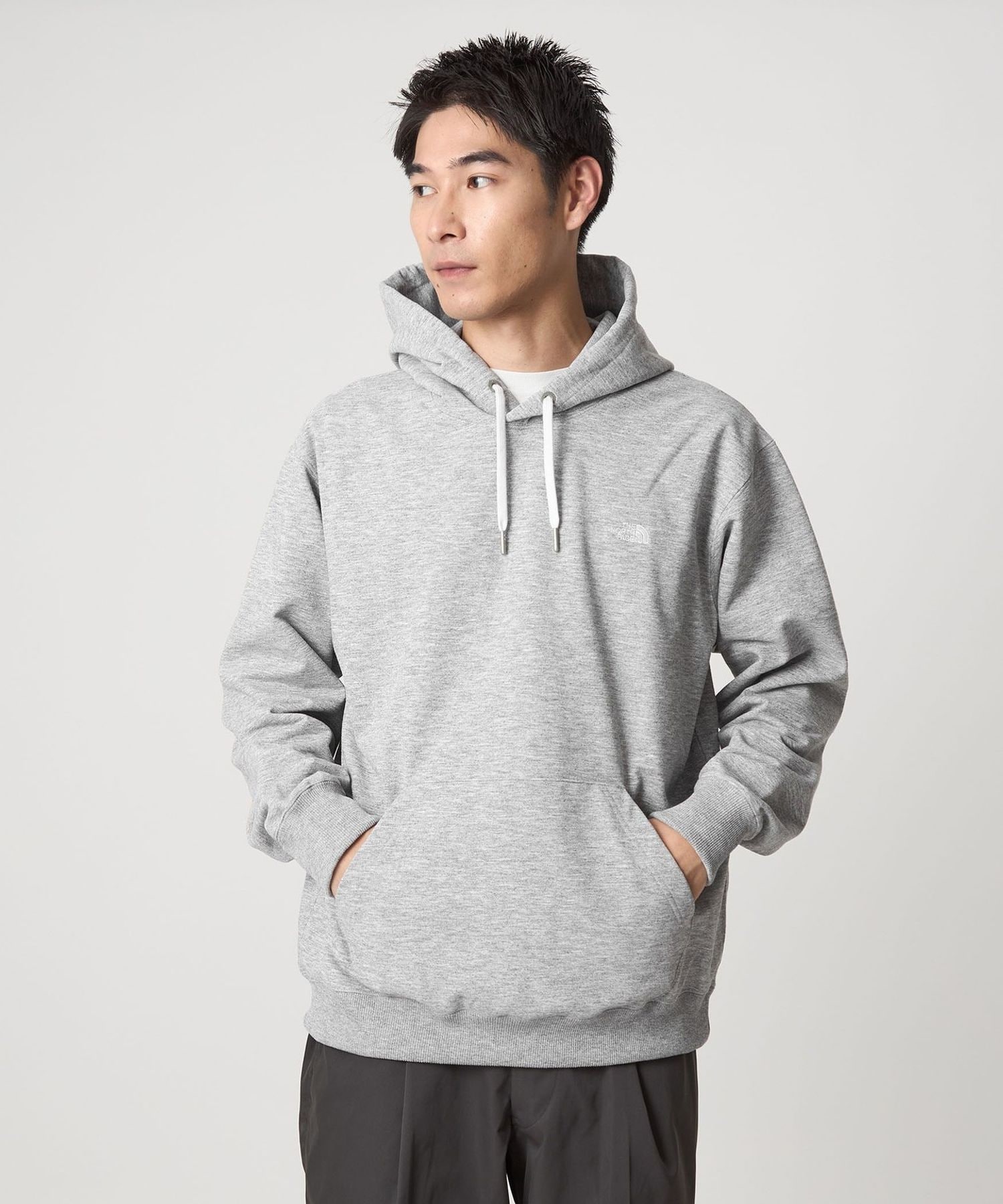 THE NORTH FACE＞スモール ロゴ スウェット フーディ