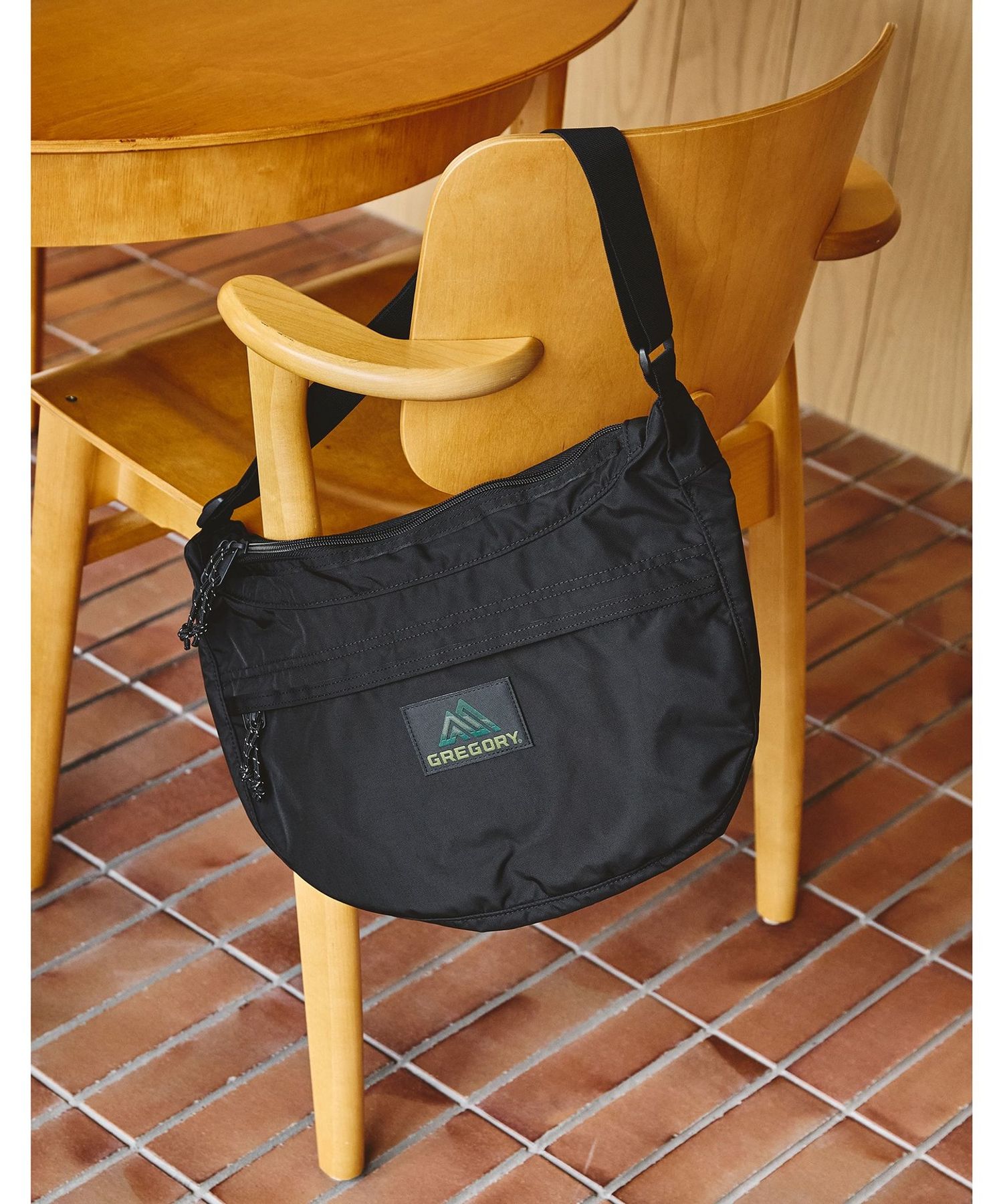 GREGORY ショルダーバッグサッチェル M 値下げ中9000円→8000円 GREGORY ショルダーバッグ サッチェルM SATCHEL M ブラック