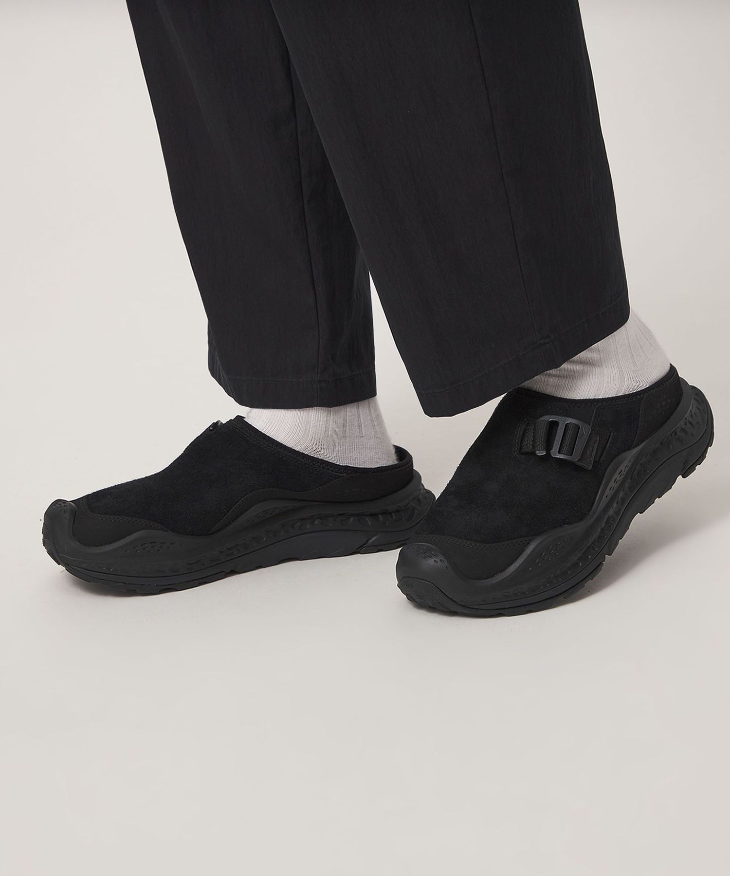 HOKA＞オラ プリモ EXT ミュール