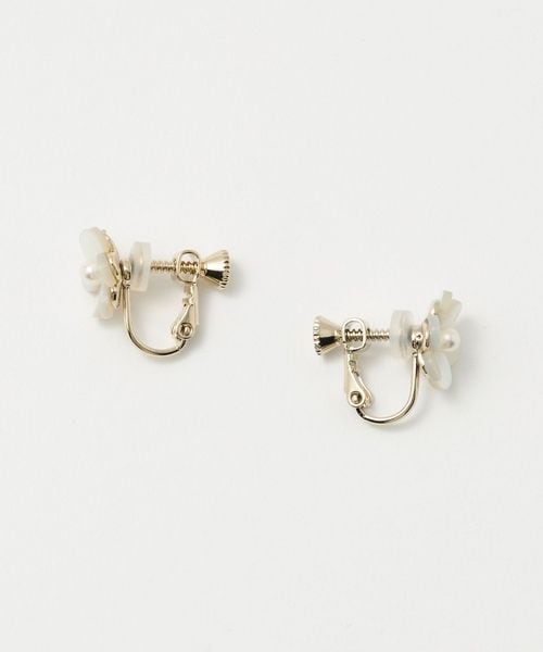 green label relaxing/シェル フラワー イヤリング/イヤリング