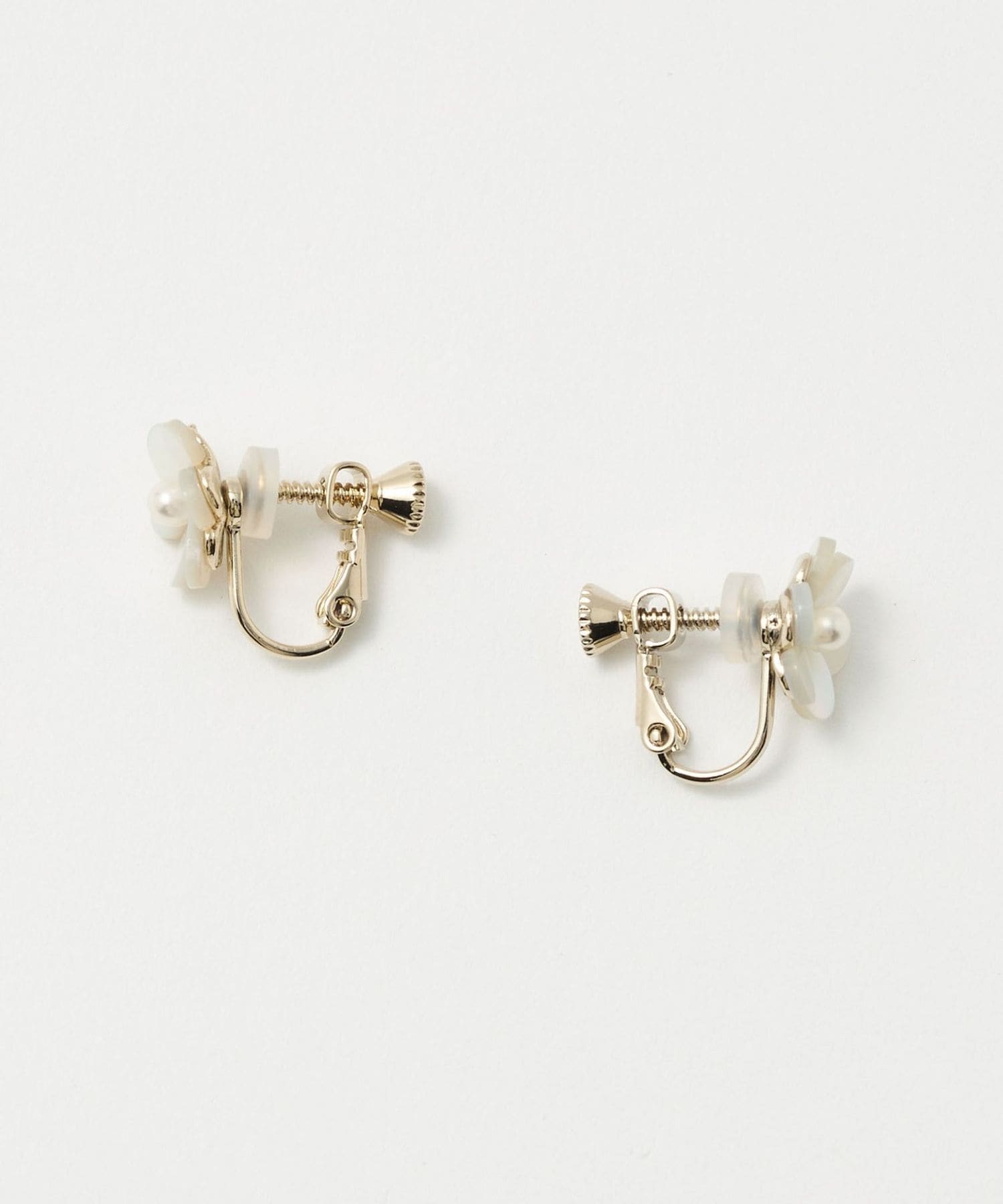 シェル フラワー イヤリング