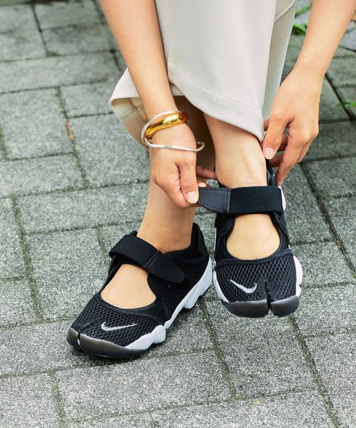 NIKEスニーカーNIKE ナイキ エアリフト ブリーズ Air Rift ホワイト　24