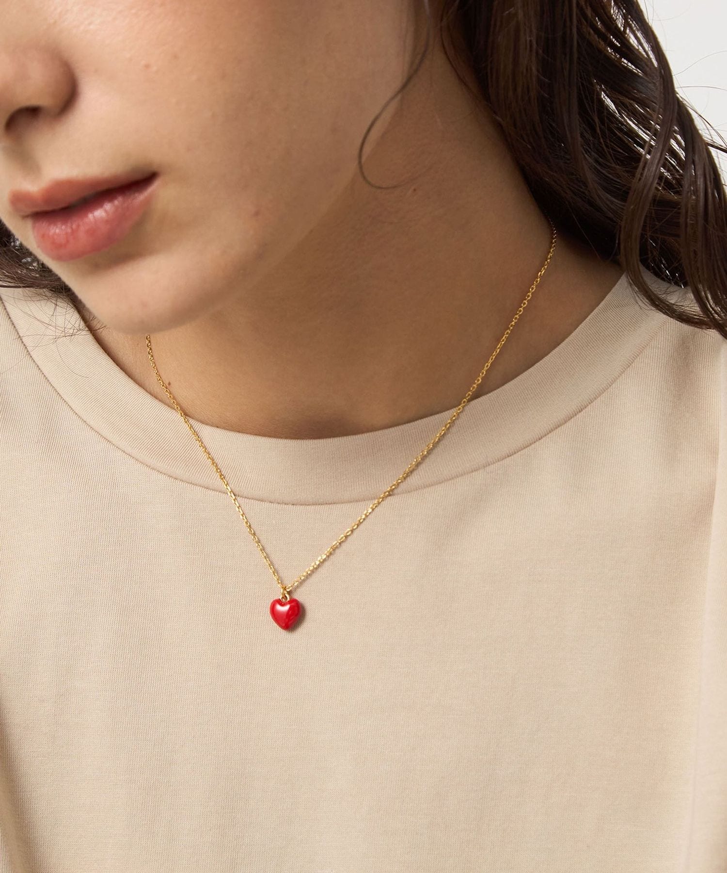 【関税込み】HUGO KREIT レッド Spiky Heart ネックレス HUGO KREITのブラック Spiky Heart ネックレスがセール中