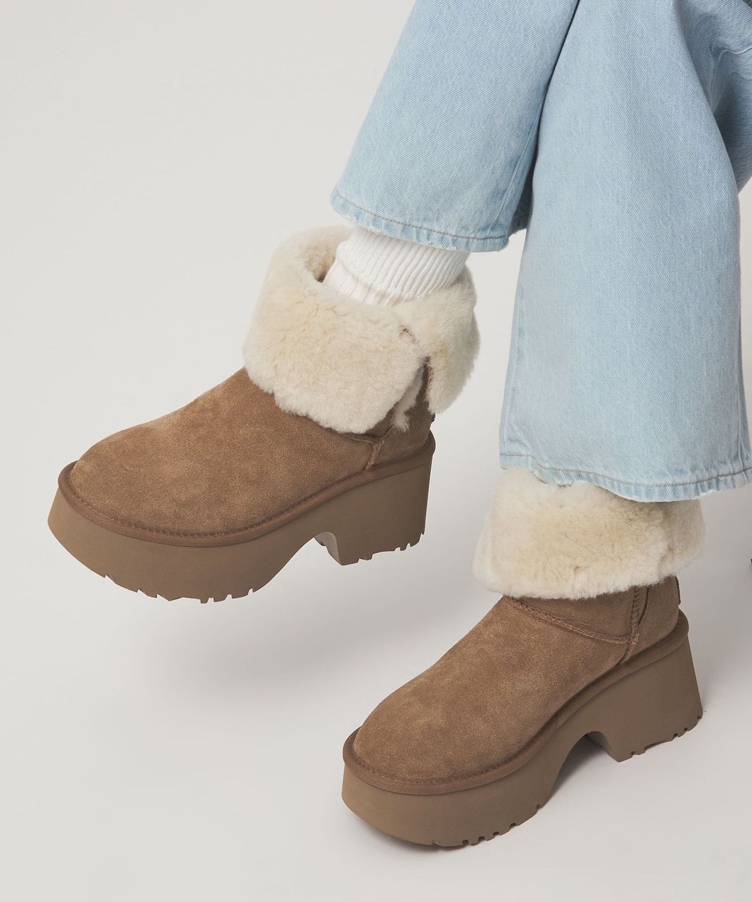 UGG＞W ESMEE ブーツ