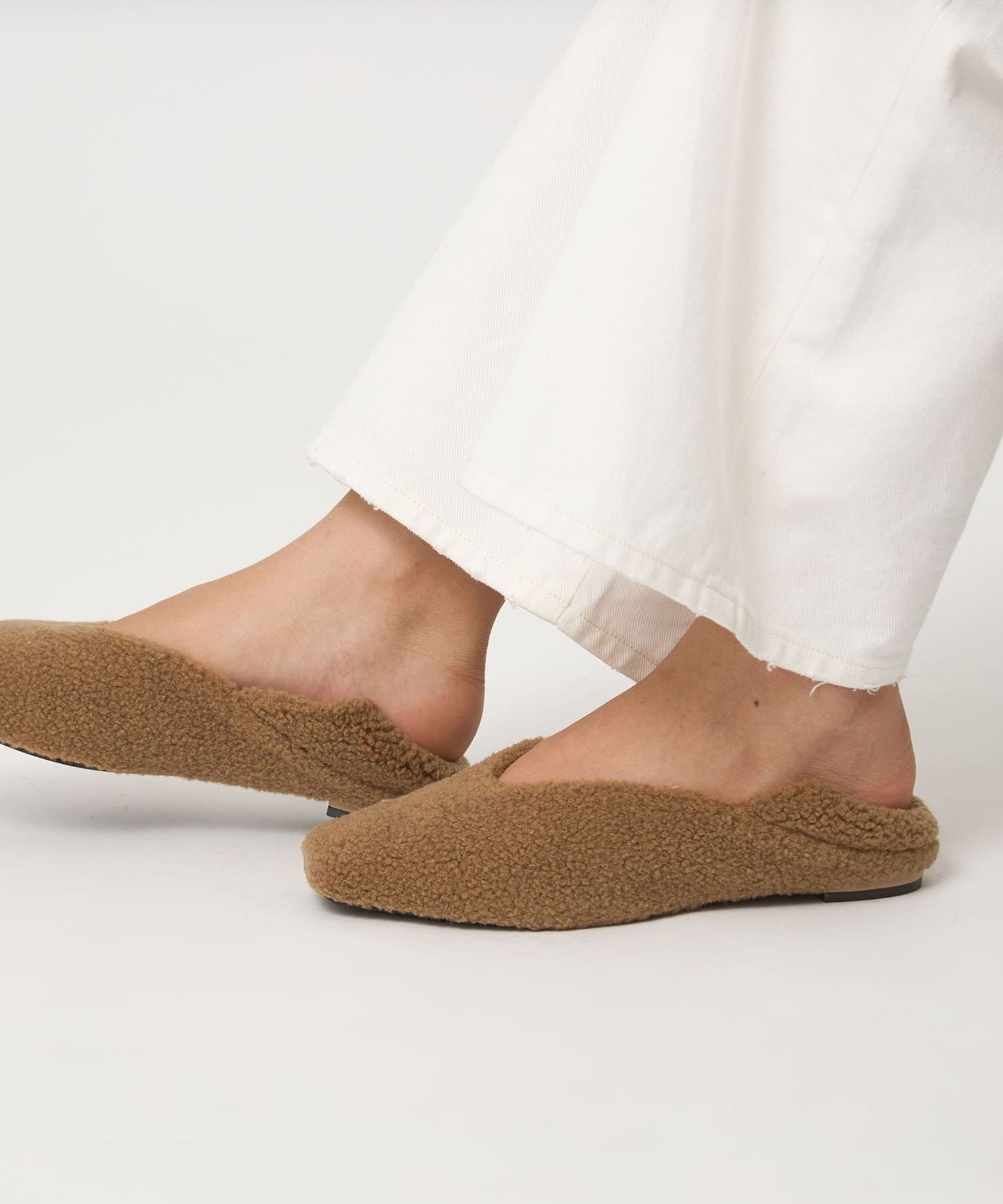 新品!ユナイテッドアローズ ベージュ レザー モカシン フラットシューズ靴 スクエア 2WAY フラットシューズ(ベージュ)