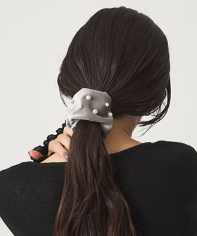 green label relaxing/【WEB限定】起毛 ヘアカフ（フェイクパール）/ヘアアクセサリー