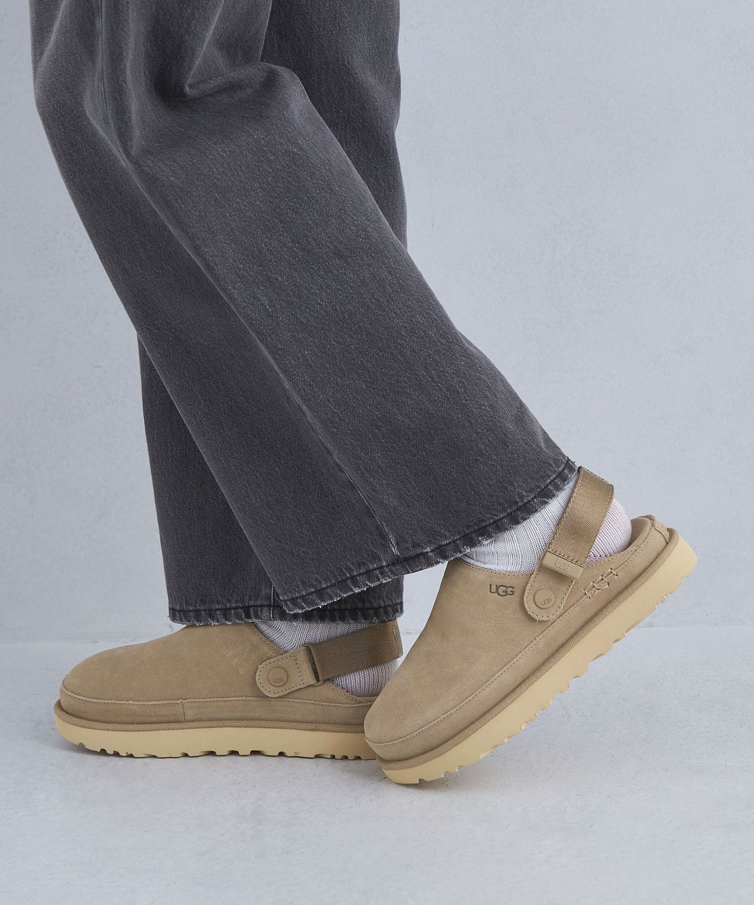送関込み/UGG/ゴールデンスター クロッグ 3600025S0490_x1_a004.jpg