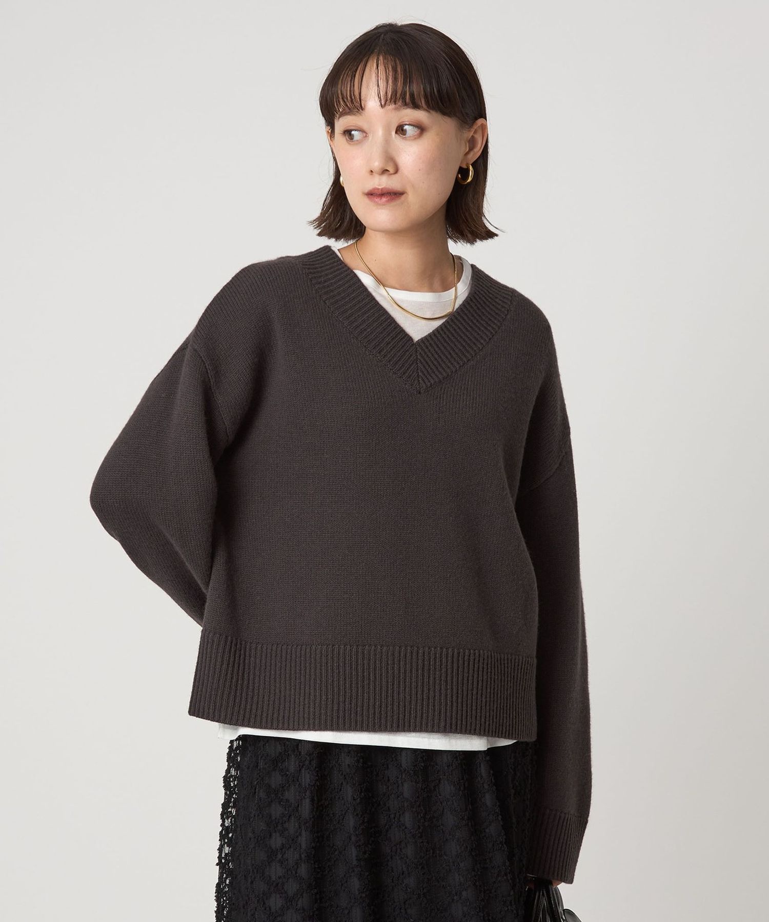 SERENITY Vネック プルオーバー ニット