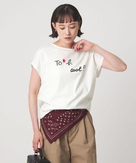 To b. by agnes b./＜To b. by agnes b.コラボ＞ロゴ フレンチスリーブ Tシャツ/Tシャツ / カットソー