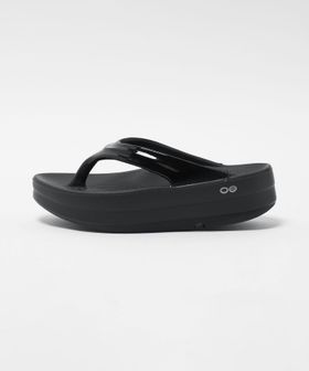 OOFOS/＜OOFOS＞OOmega / ウーメガ/サンダル