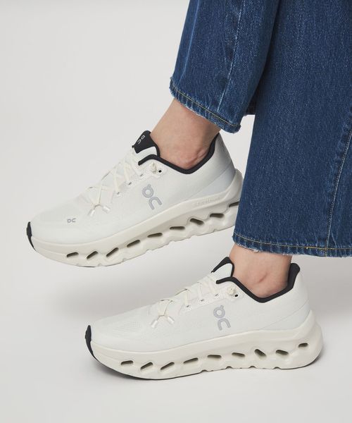 On/＜On＞CLOUDTILT スニーカー/スニーカー / スリッポン