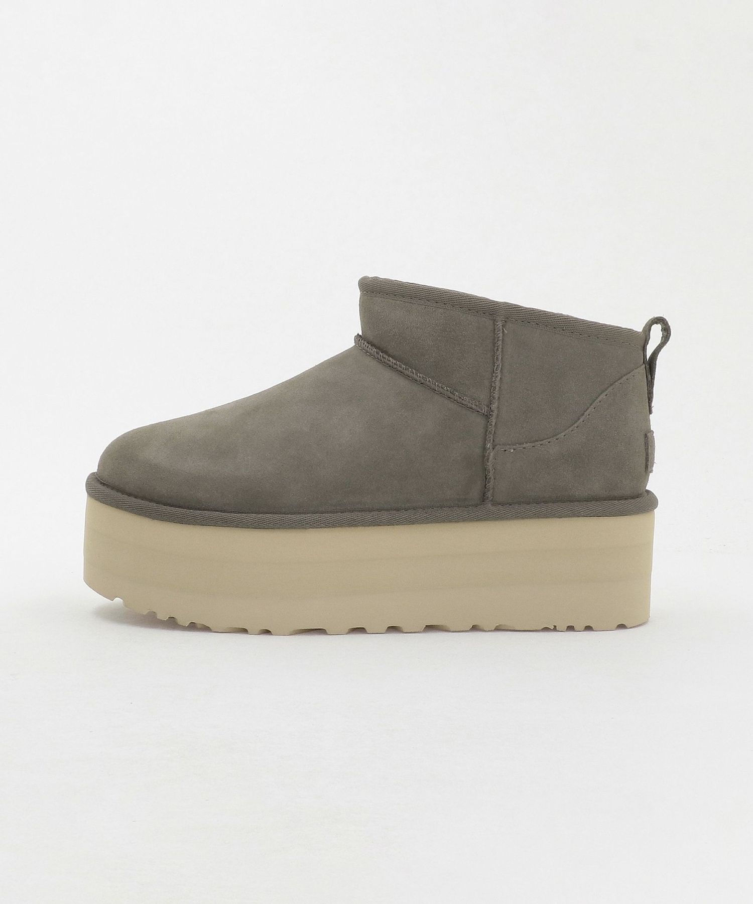 UGG＞クラシック ウルトラ ミニ プラットフォーム ブーツ