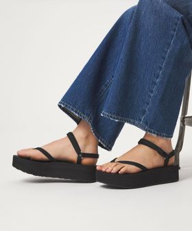 Teva/＜TEVA＞フラットフォーム サンダル スリム/サンダル