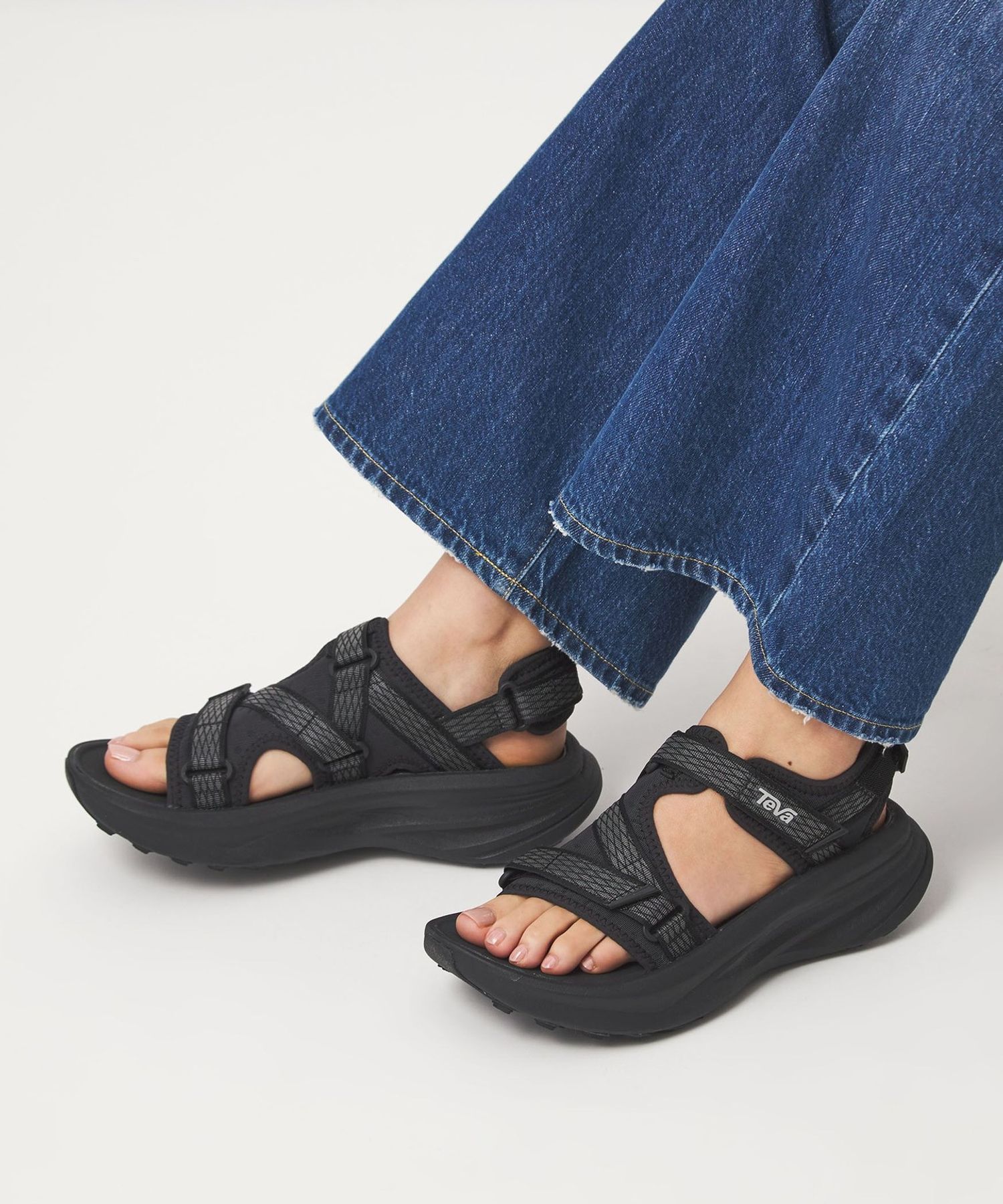 WEB限定】＜TEVA＞アベントレイル アールツーティー サンダル