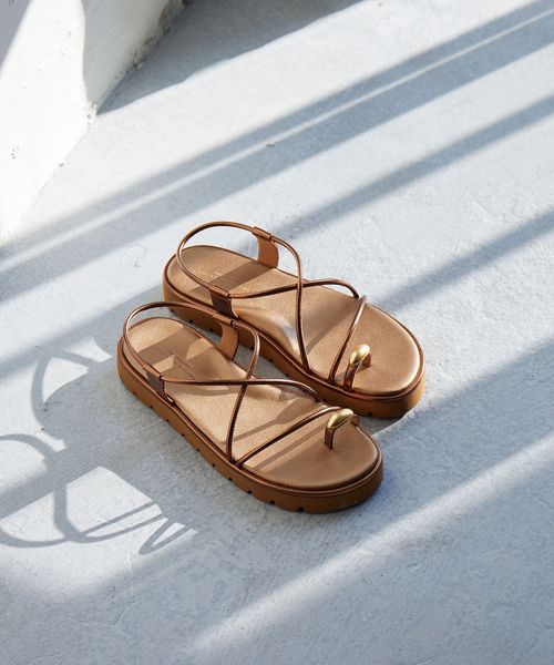 green label relaxing/メタルトング プラット サンダル/サンダル