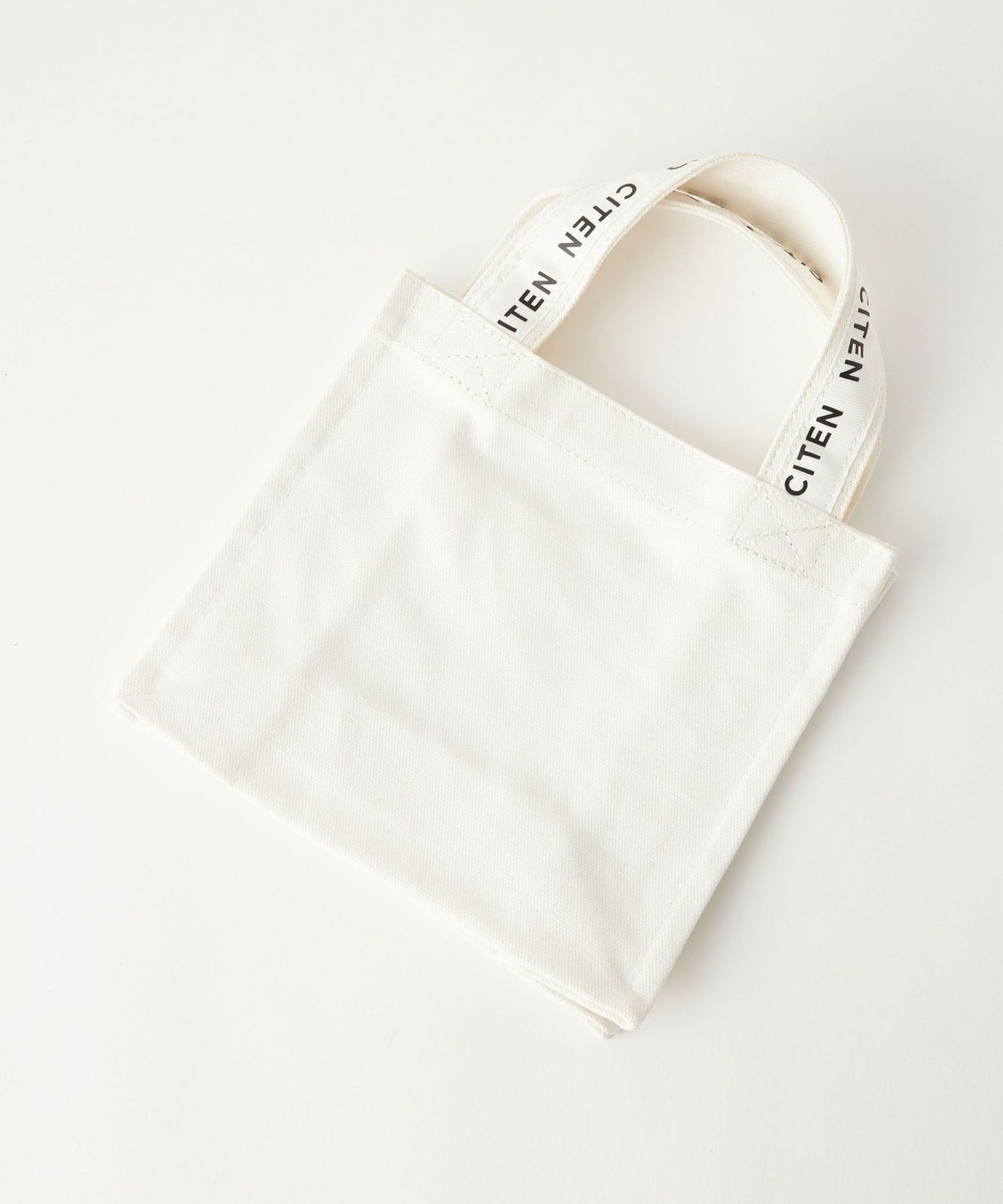 SULA トートバッグ　ホワイト　n.SSign カズタ SULA トートバッグ ホワイト n.SSign カズタ SULA カズタ n.SSign