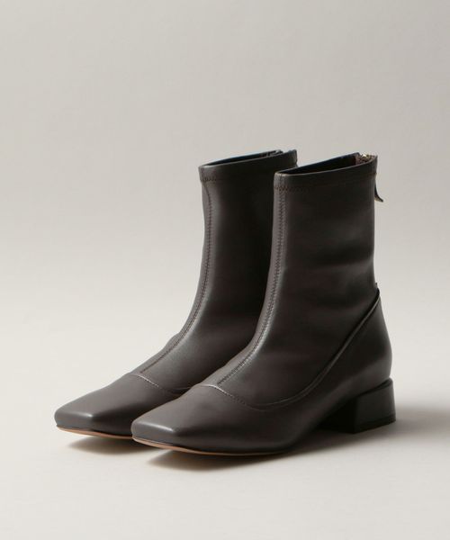 low heeled square toe leather ankle boots zara