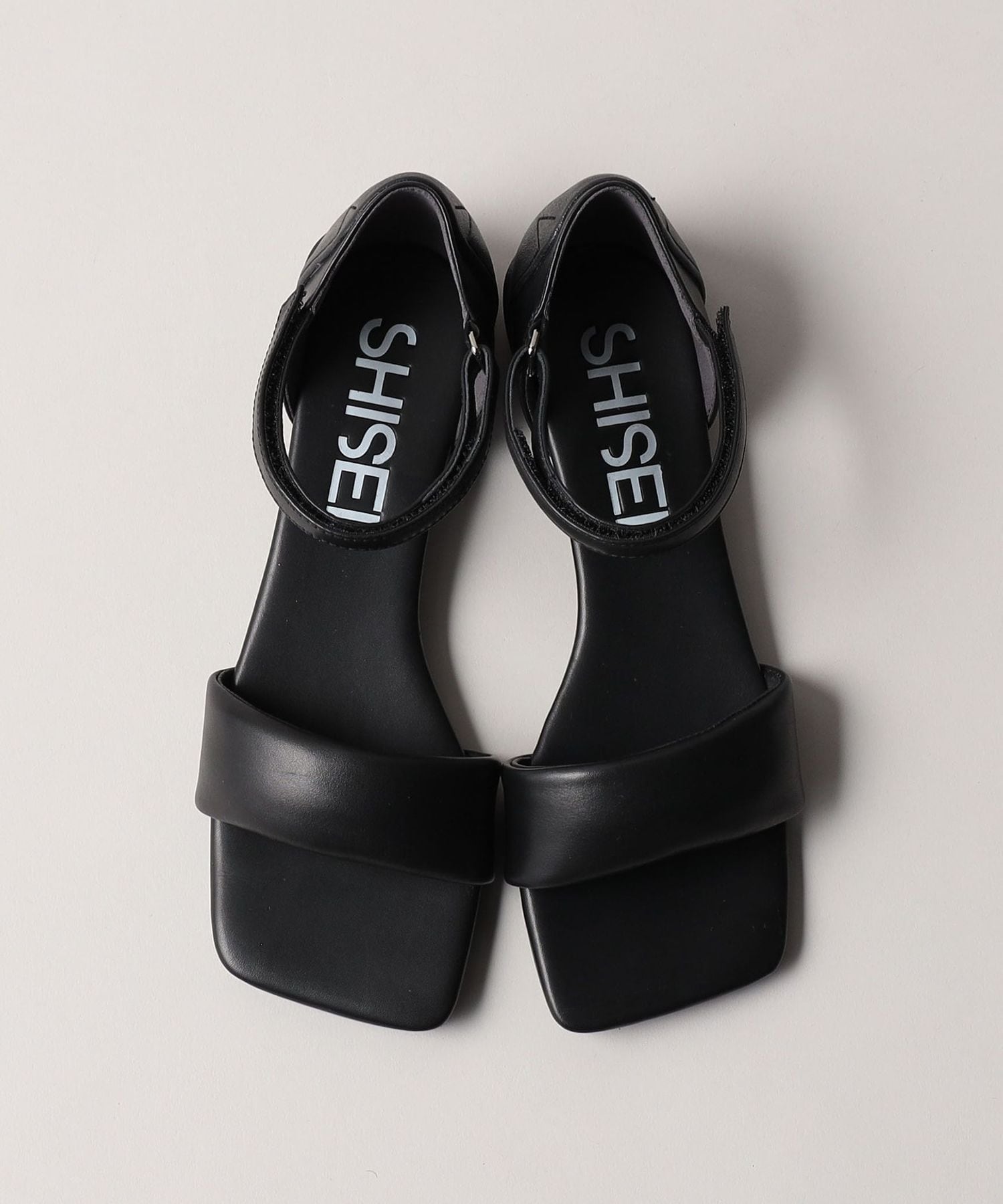 SHISEI＞PADDED SANDALS