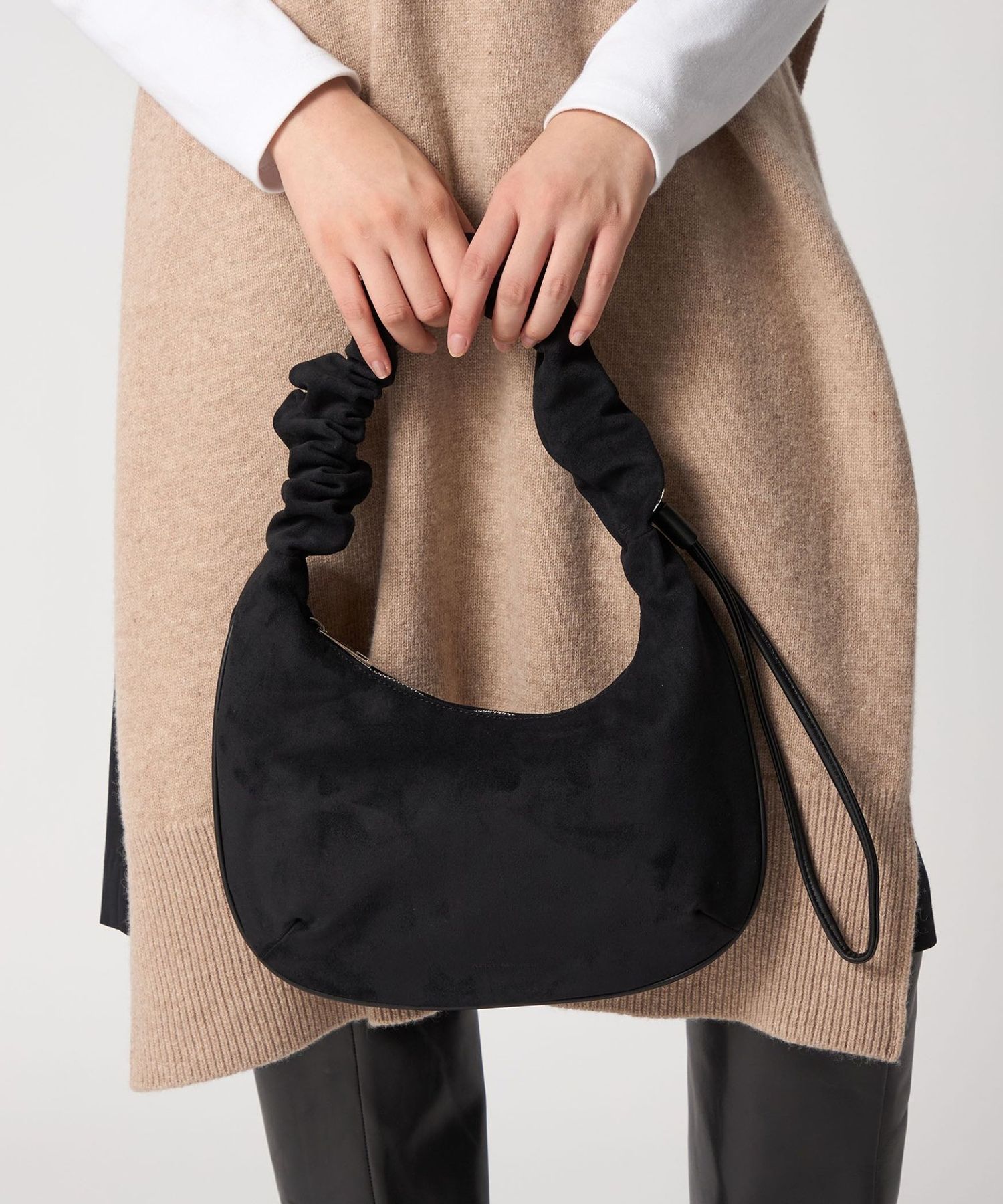 ALICE MARTHA> KIRA ALICE MARTHA> KIRA