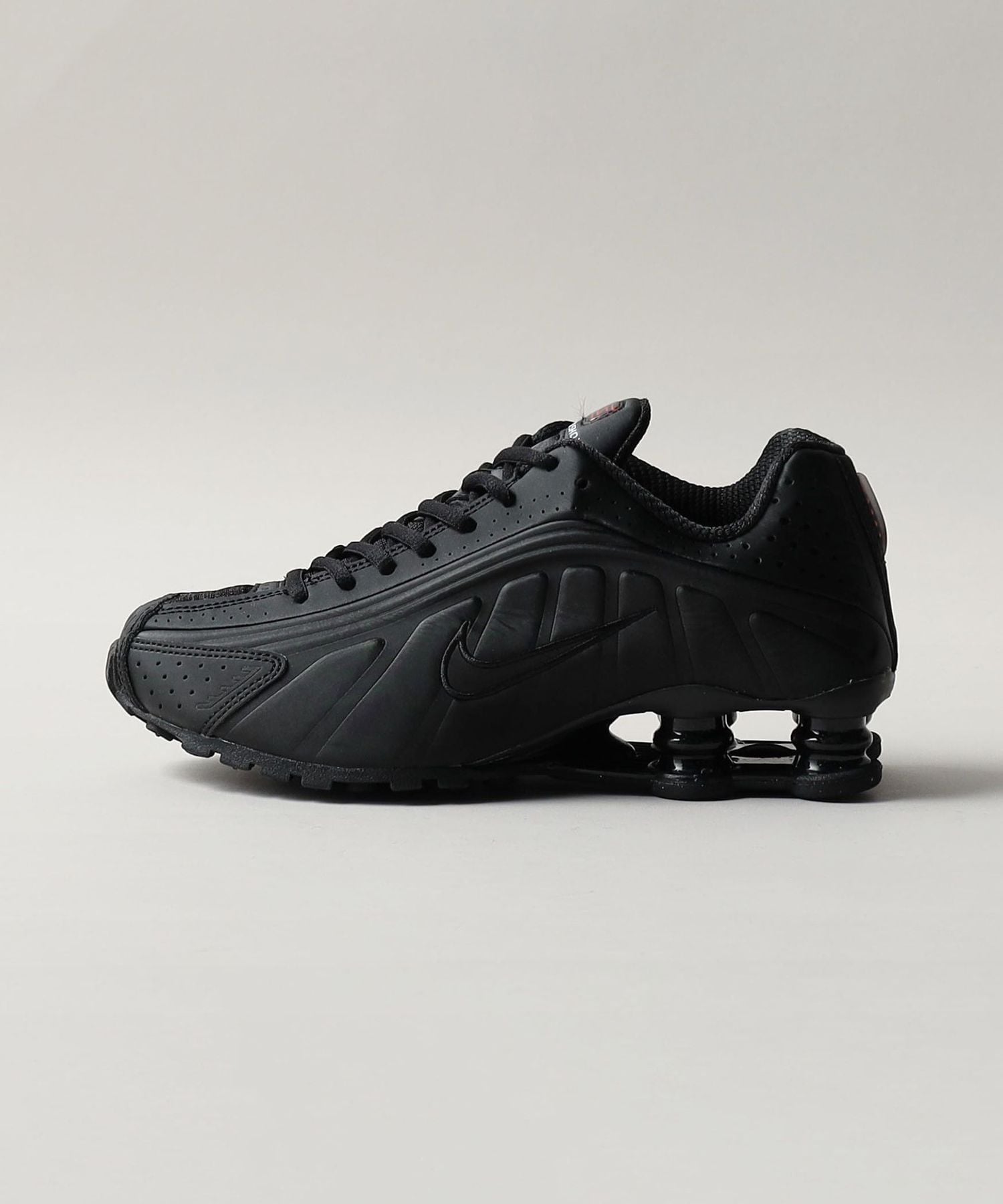 NIKE＞W SHOX R4