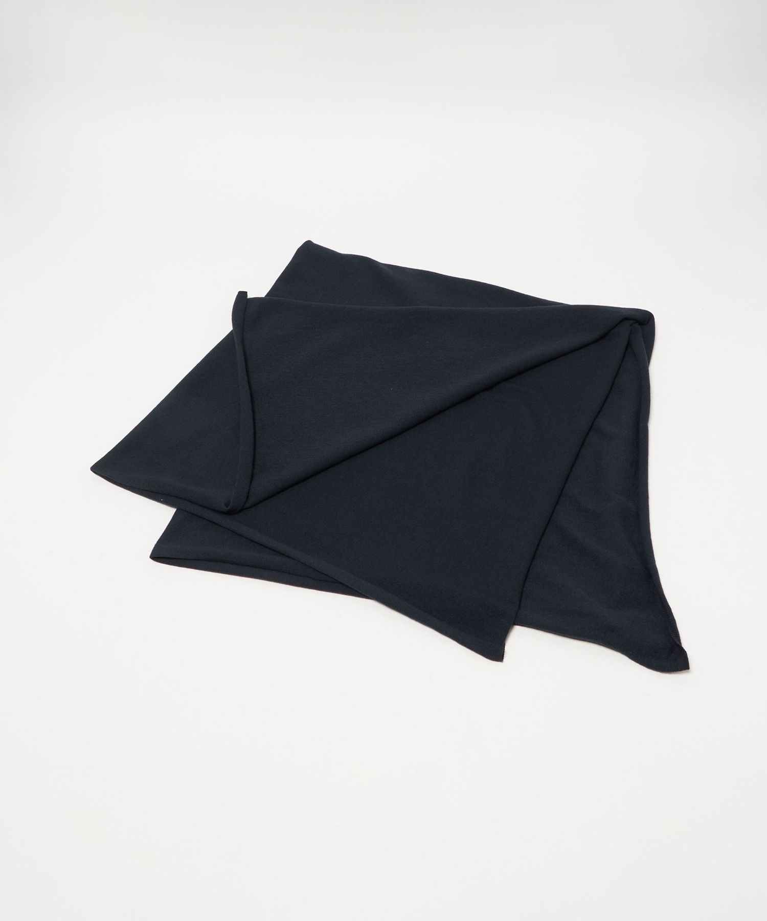 THROW＞ RUTH Square