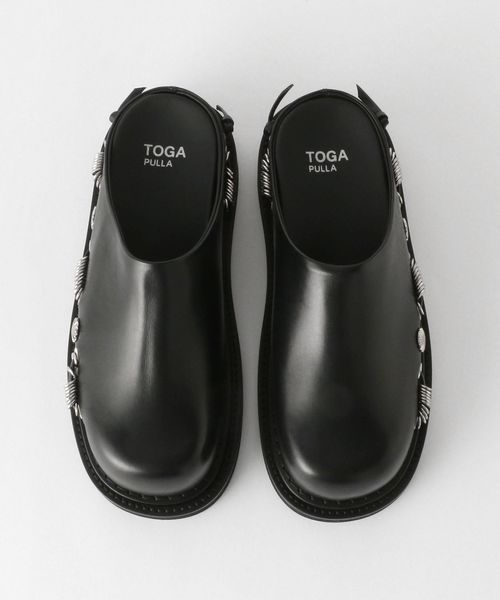 【関税込み】Toga Pulla ブラック Polido サンダル Toga Pulla スタッズトリム レザーサンダル | ブラック
