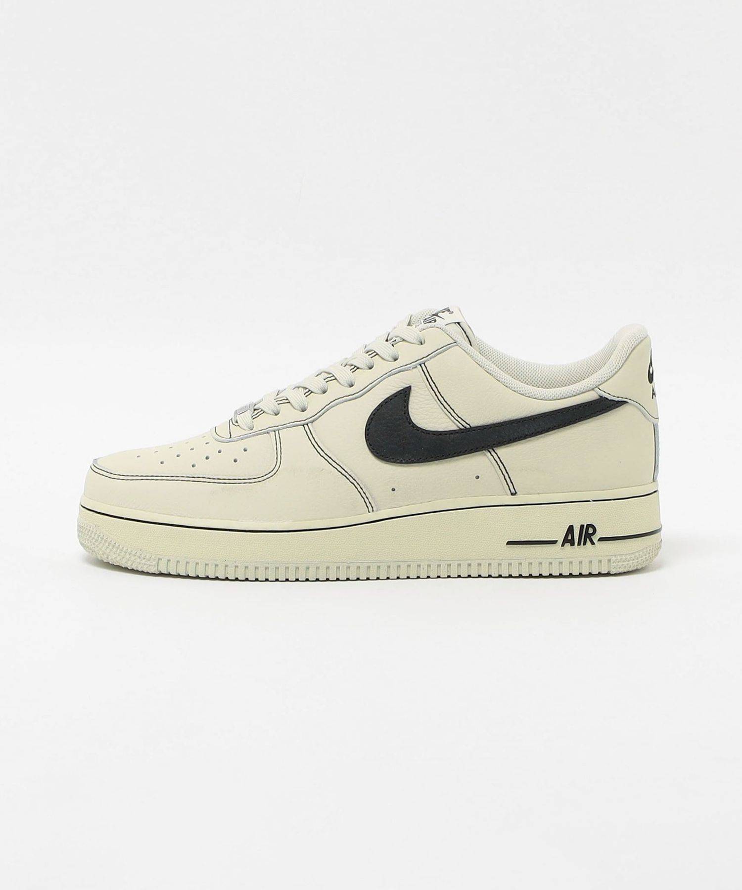 NIKE＞ AIR FORCE 1 07 LV8 HQ2037/スニーカー
