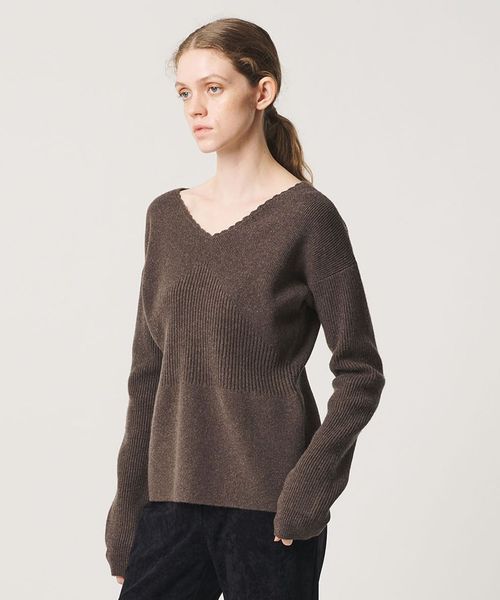 ATTISESSION/＜ATTISESSION＞スカラップ Vネック プルオーバー DK.BROWN/ニット / セーター