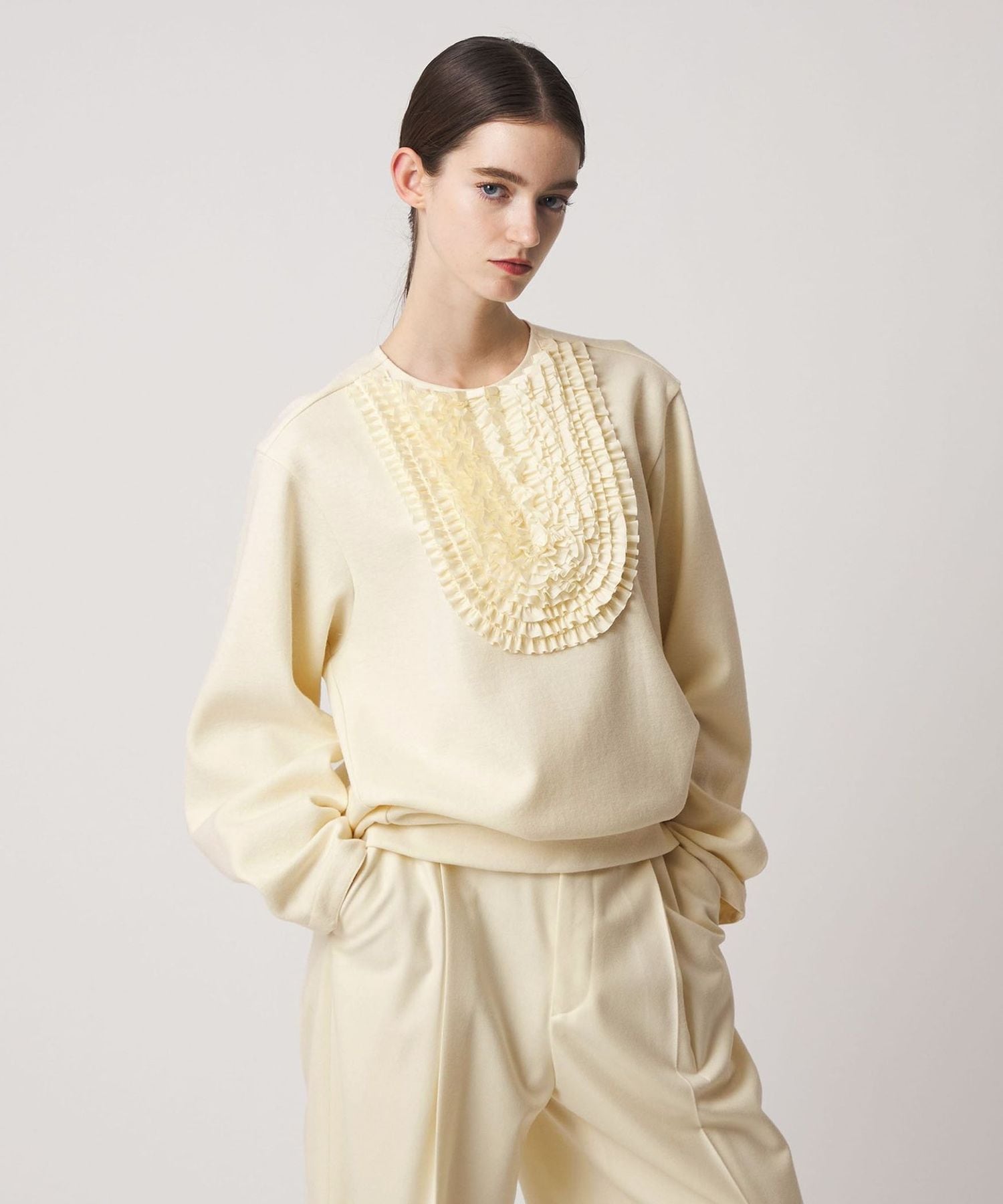 ドゥロワー drawer 新品 ウールフリルブザムブラウス 白 最終価格！ドゥロワー drawer 新品 ウールフリルブザムブラウス 白