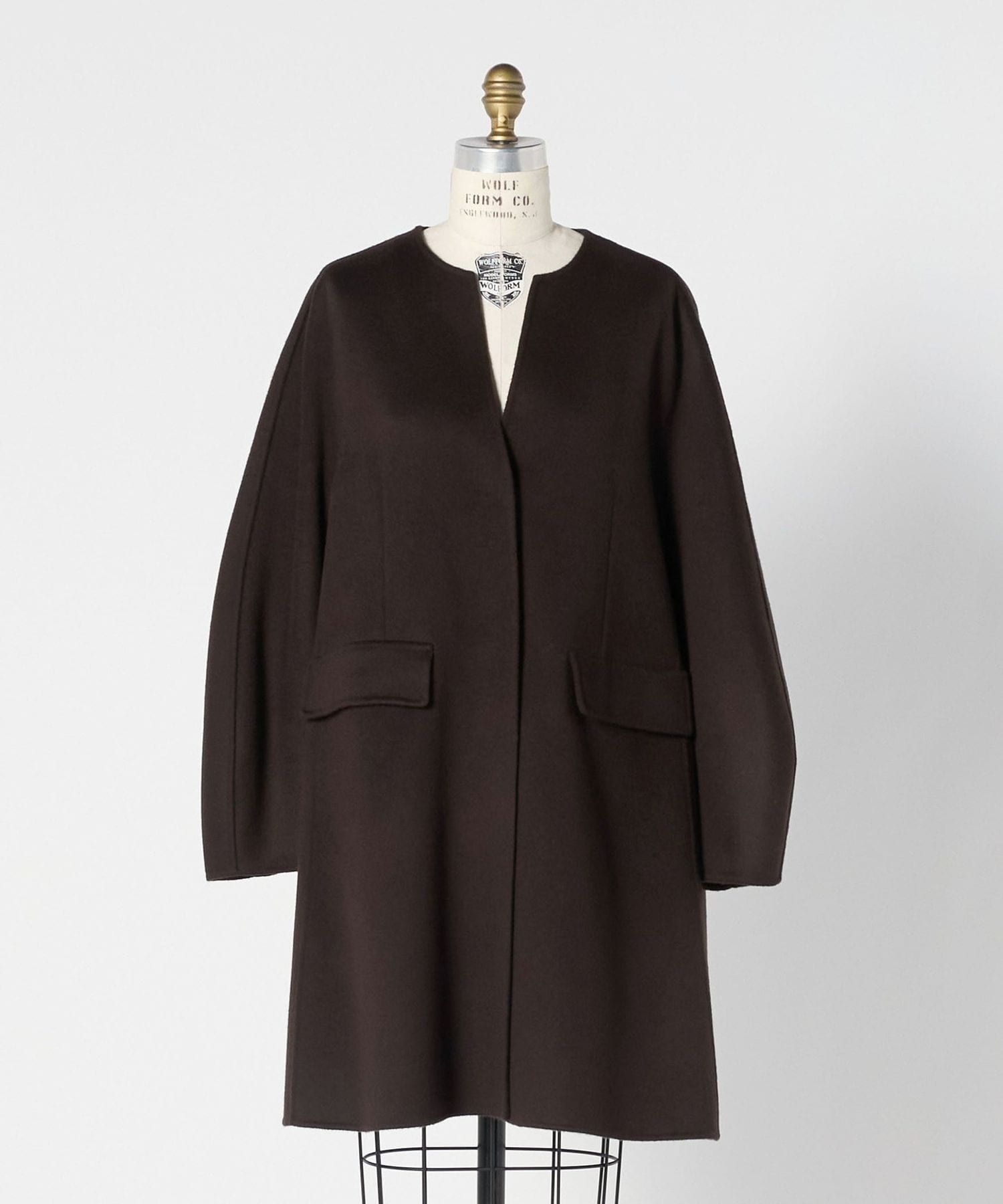 お値引き: Heno 切り替え コート 黒　38 herno-001_01.jpg